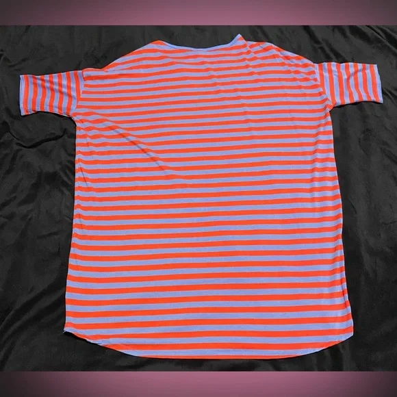 OVERSIZED MEDIUM NWT C PICS CLOSET CLEAR OUT ON ALL LULAROE MAKE AN OFFER BUNDLE - Picture 5 of 9